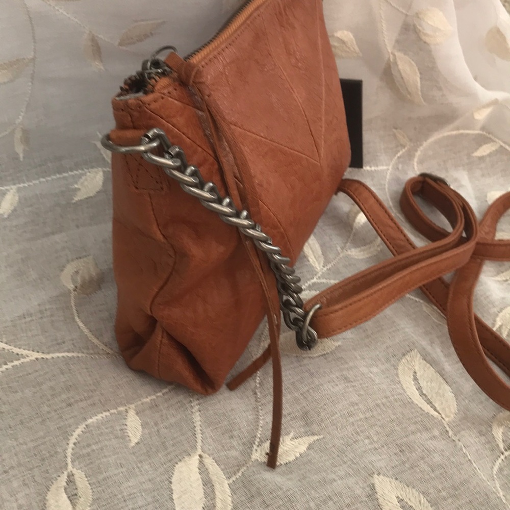 DAY & MOOD Karen Leather Crossbody Bag - Picture 6 of 8